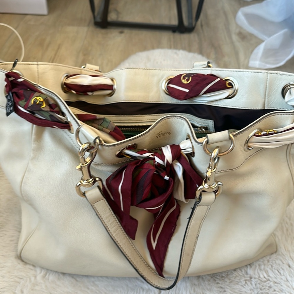 AUTHENTIC  GUCCI CREAM BAG WITH GUCCI SCARF OR BAND